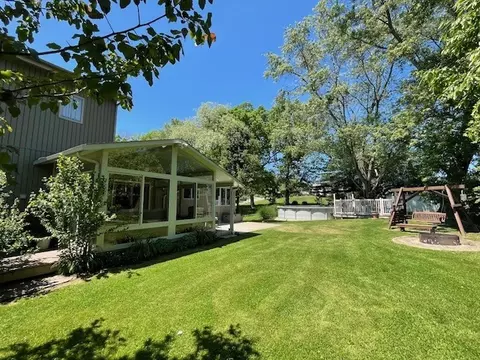 Exterior - 703 Pine Ave, Mars, PA 16046 photo 3 of 8