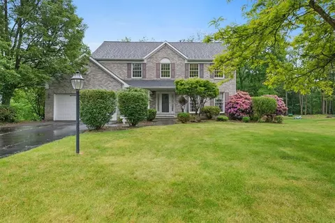 935 Normandy Dr, New Kensington, PA 15068