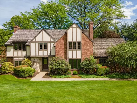 4282 Green Glade Ct, Allison Park, PA 15101