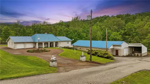 1009-1011 Broad St, Connellsville, PA 15425