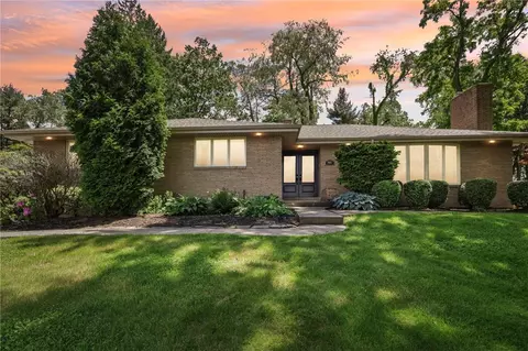 2667 Thorntree Dr, Pittsburgh, PA 15241