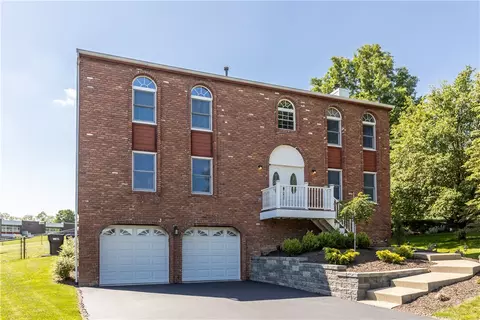 129 Bertley Ridge Dr, Coraopolis, PA 15108