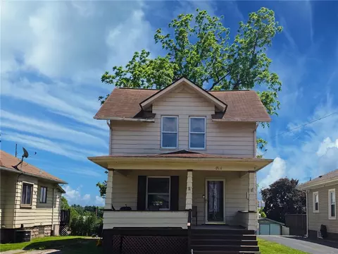 1056 Adams St, New Castle, PA 16101