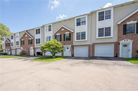 6910 Spring Valley Ln, Export, PA 15632 photo 2