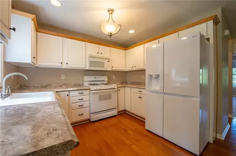 6910 Spring Valley Ln, Export, PA 15632 photo 7