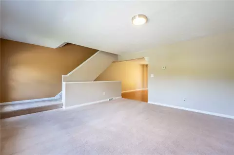 6910 Spring Valley Ln, Export, PA 15632 photo 12