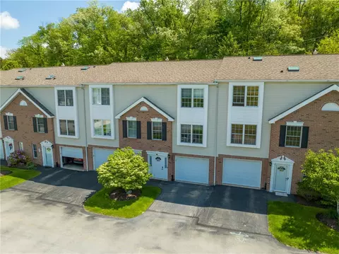 6910 Spring Valley Ln, Export, PA 15632 photo 3