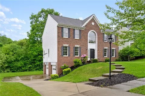 303 Silver View Dr, Cranberry Township, PA 16066