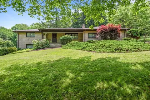 115 Wiegand Dr, Cranberry Township, PA 16066