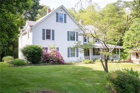 226 Church Ln, New Castle, PA 16101