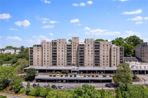 2160 Greentree Rd #306W, Pittsburgh, PA 15220