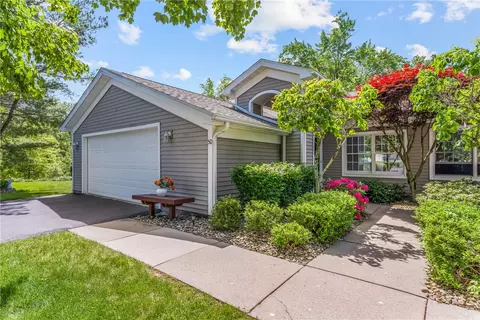 50 Golfwood Dr, Hermitage, PA 16148