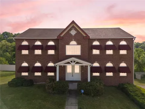 819 Emerald Dr, New Kensington, PA 15068