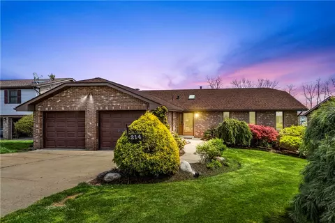 214 Joseph Dr, Canonsburg, PA 15317