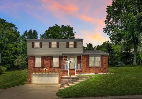 9253 Douglas Fir Dr, Pittsburgh, PA 15239