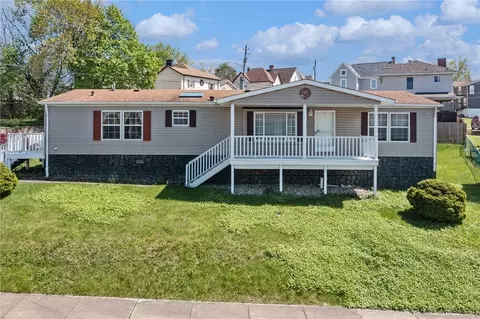 611 Chestnut St, Irwin, PA 15642