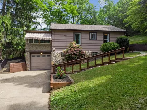 7 Sylvia Ln, Pittsburgh, PA 15235