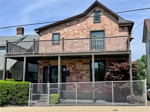 406 E Crawford Ave, Connellsville, PA 15425