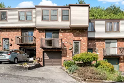 415 Cricketwood Ct, Canonsburg, PA 15317