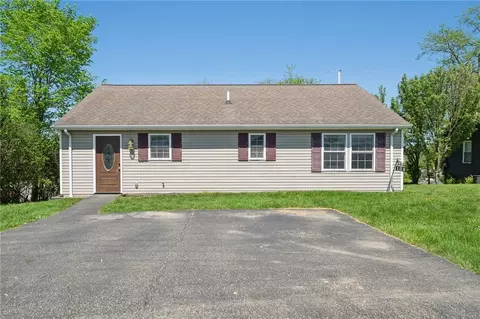 132 Cherry St, Canonsburg, PA 15317
