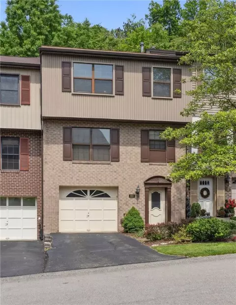 660 Woodcrest Dr, Pittsburgh, PA 15205