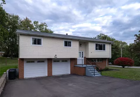 108 Lindberg Dr, Aliquippa, PA 15001