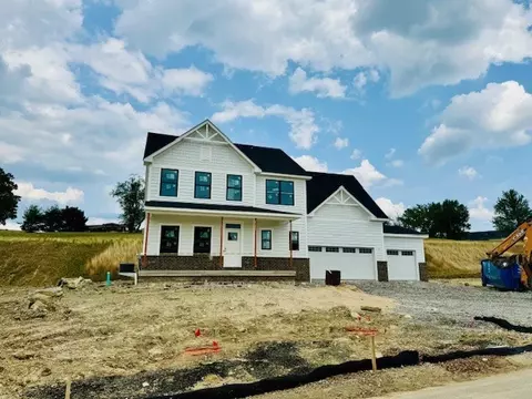1029 Black Sands Dr, Jeannette, PA 15644