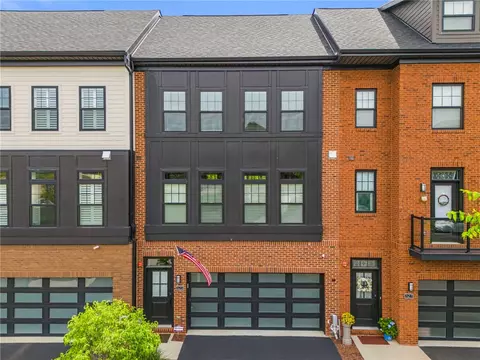 325 Azalea Dr, Venetia, PA 15367