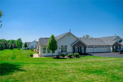 6014 Springfield Dr, Harmony, PA 16037 photo 2