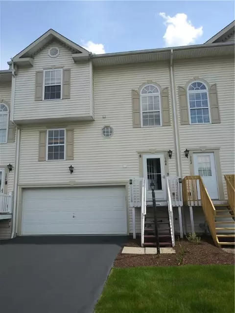 104 Manor View Dr, Manor, PA 15665