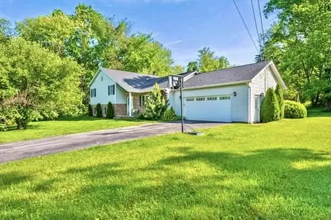7 Spring Run Rd, Greensburg, PA 15601