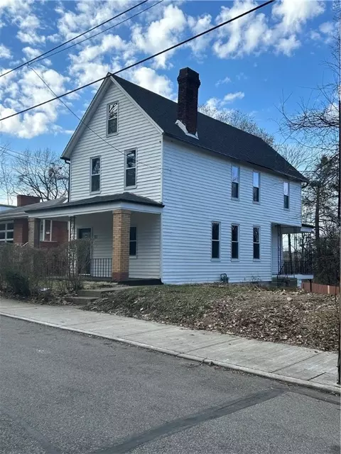 906 Montooth St, Pittsburgh, PA 15210