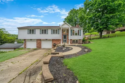10 Calhoun Rd, Elizabeth, PA 15037