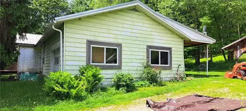 575 Newtonburg Rd, Mahaffey, PA 15757