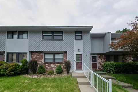1042 Ryeland Ct, Bridgeville, PA 15017