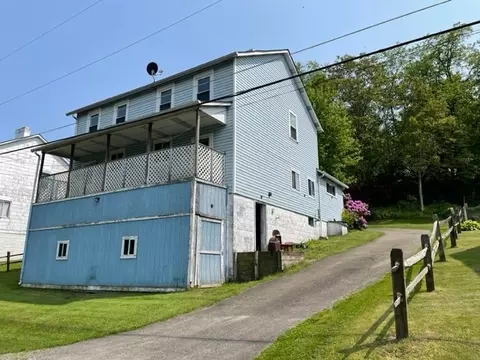 16 Riverview Ave, Crucible, PA 15325