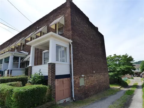 1711 Lenz Ave, Ambridge, PA 15003