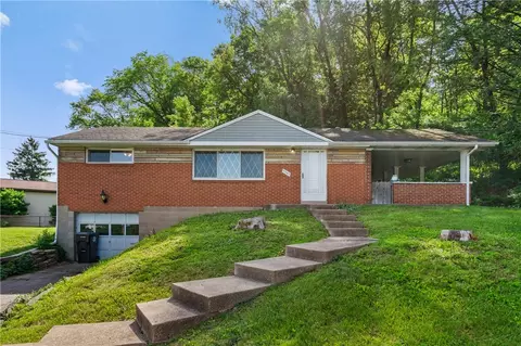 5345 Ranchview Dr, Pittsburgh, PA 15236