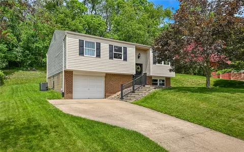 149 Willowood Dr, Pittsburgh, PA 15214