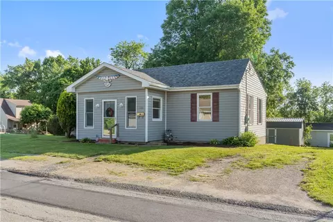 580 N Highland Ave, Oakdale, PA 15071