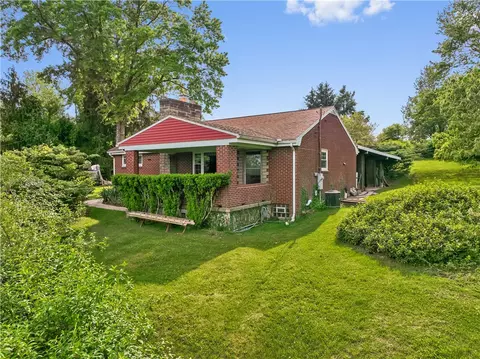 538 Old Clairton Rd, Clairton, PA 15025