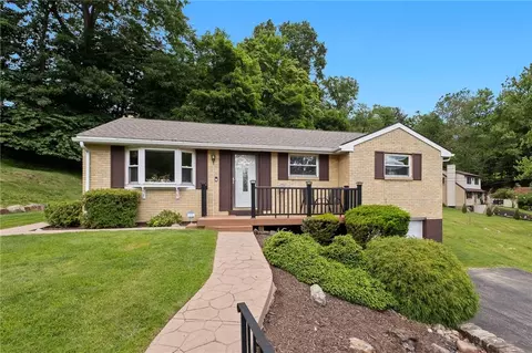 302 Blaze Dr, Glenshaw, PA 15116