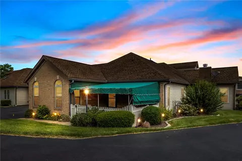 1216 Stanford Ct, Coraopolis, PA 15108