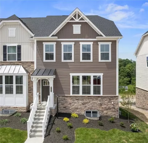 452 Nolan Cir, Cranberry Township, PA 16066