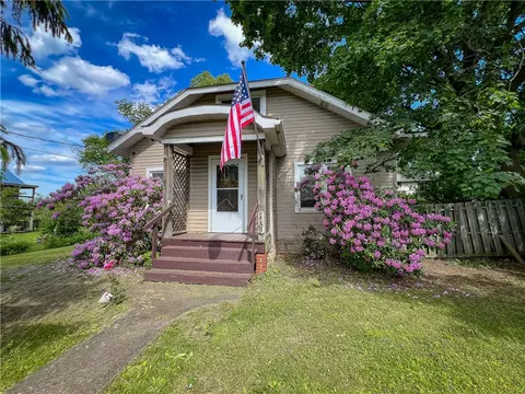1702 Oneida Valley Rd, Karns City, PA 16041
