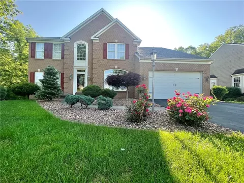 3271 Hidden Brooke Ct, New Castle, PA 16105