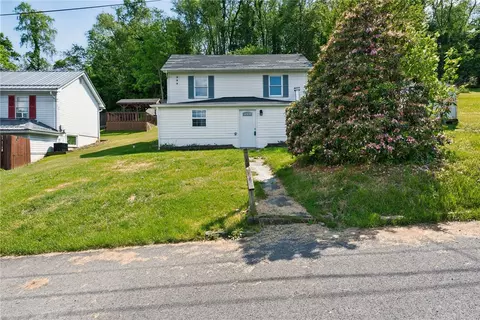 623 Jay St, Latrobe, PA 15650