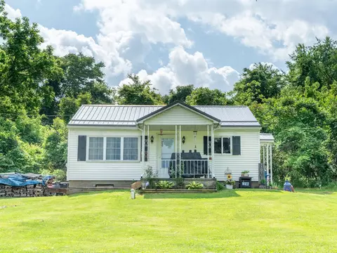 202 Rosy Hill Rd, Lemont Furnace, PA 15456