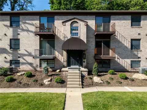 300 Gilkeson Rd #10A, Pittsburgh, PA 15228