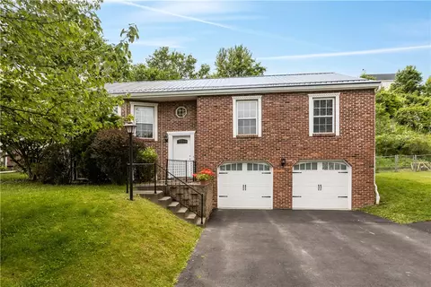 13 Elkie Dr, Washington, PA 15301